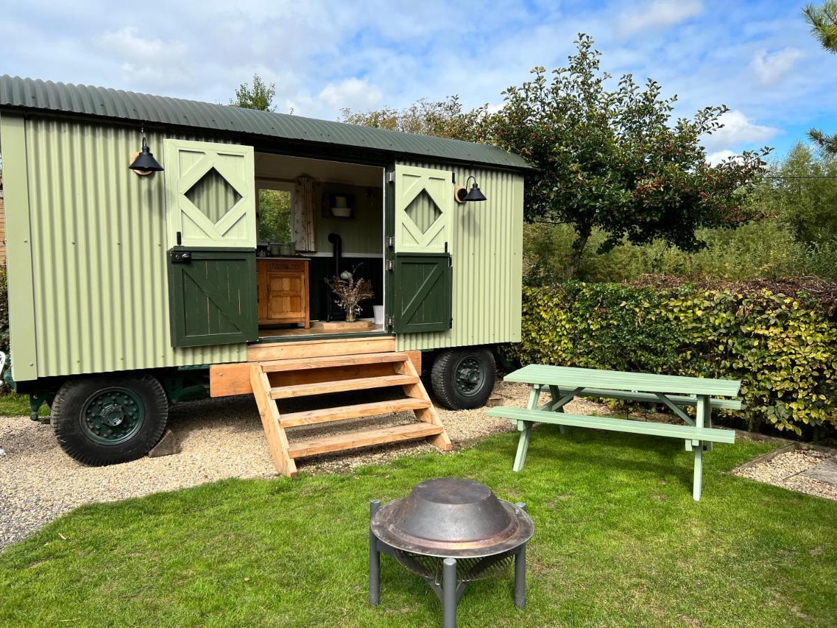 Hotel Stonehenge Campsite&Glamping Berwick St James Exterior foto